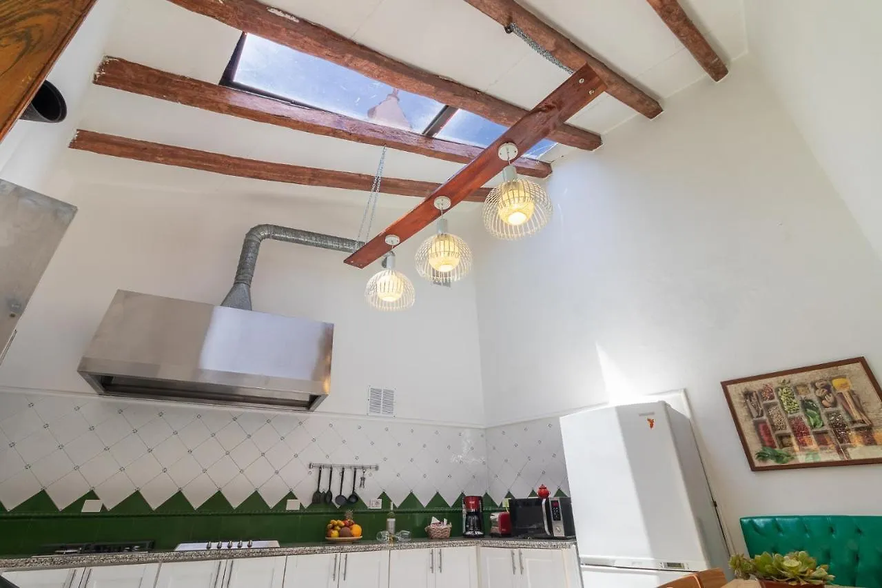 הוילה ארוקאס Casona Gildana: Historia, Patrimonio/E-Working ספרד
