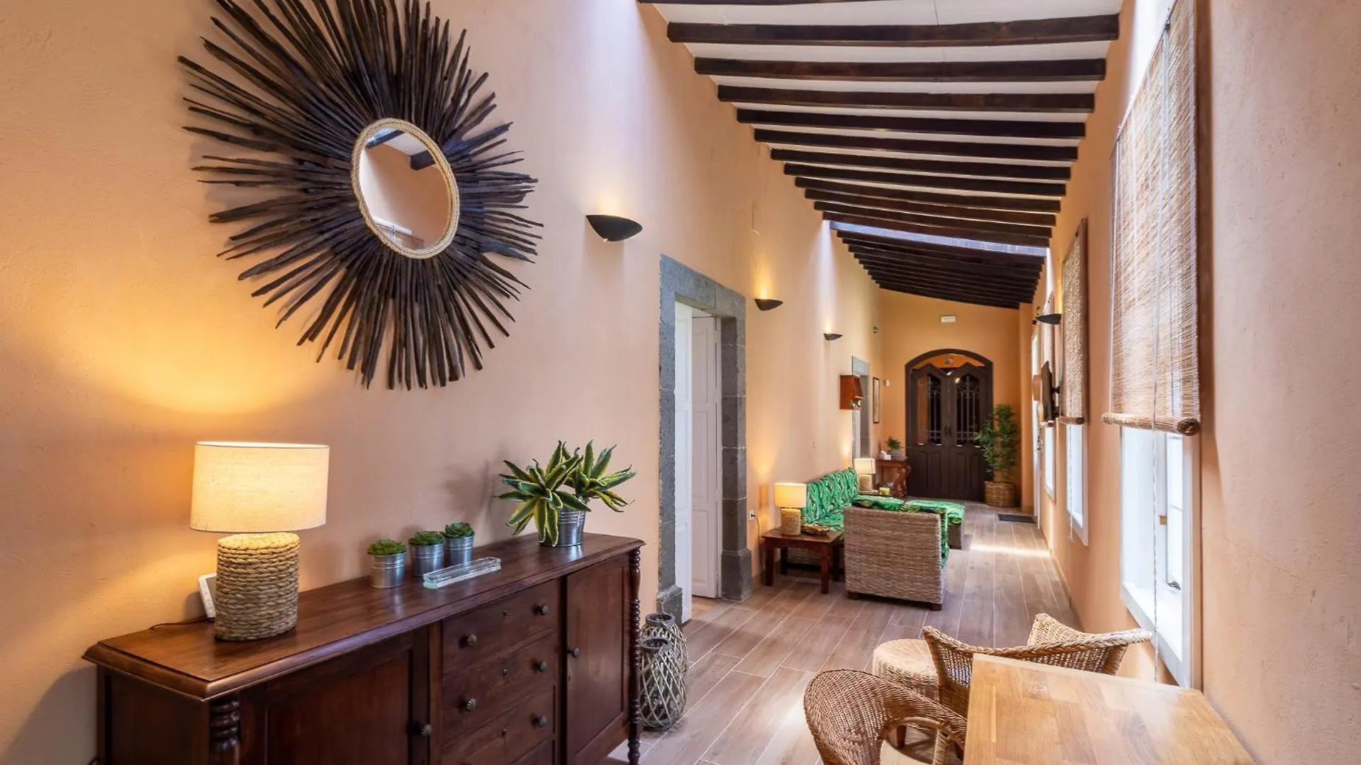 Villa Casona Gildana: Historia, Patrimonio/E-working Arucas España